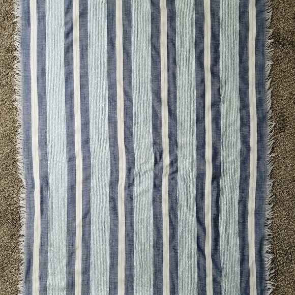 SCARF INFINITY in Blue Monochromatic Tone - Picture 7 of 10